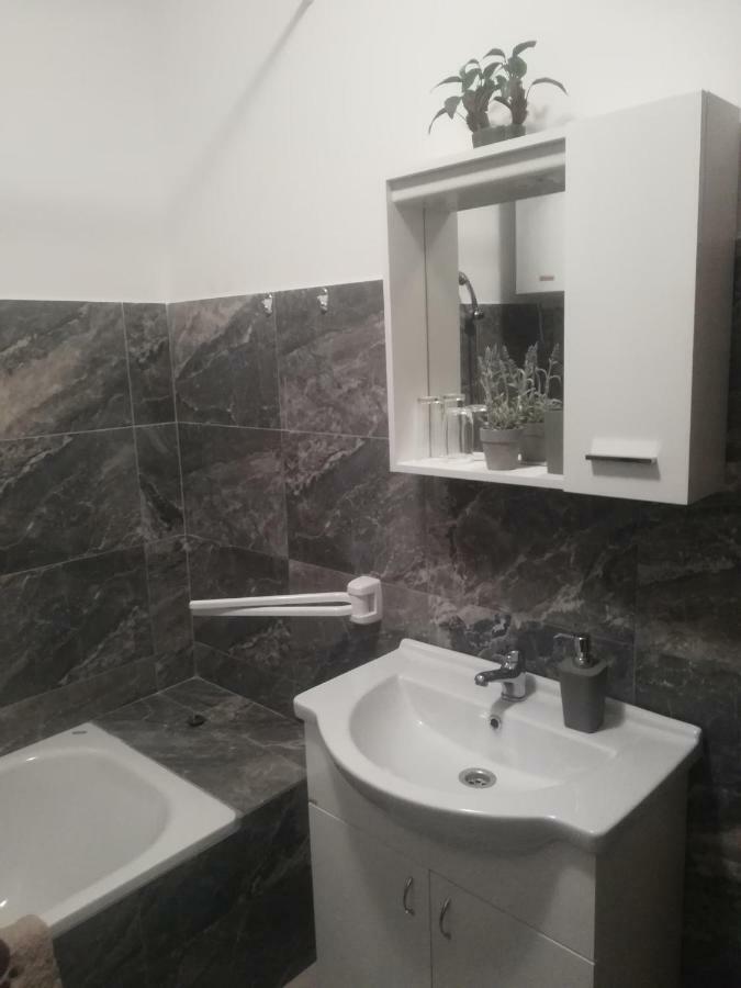 Apartmani Marin Vukovar Exterior photo